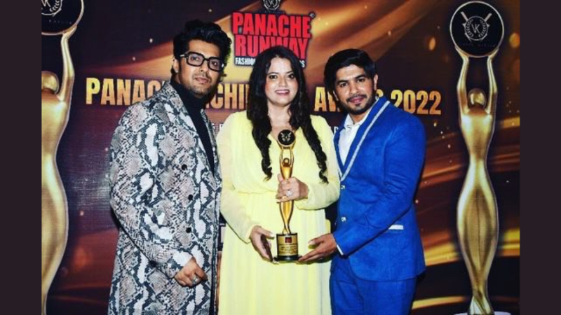 Singer Meenakshi Pange received the Debut Singer Award at the Panache Achievers Awards show.